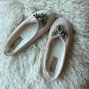 Light Pink Slippers w Bedazzled Toe